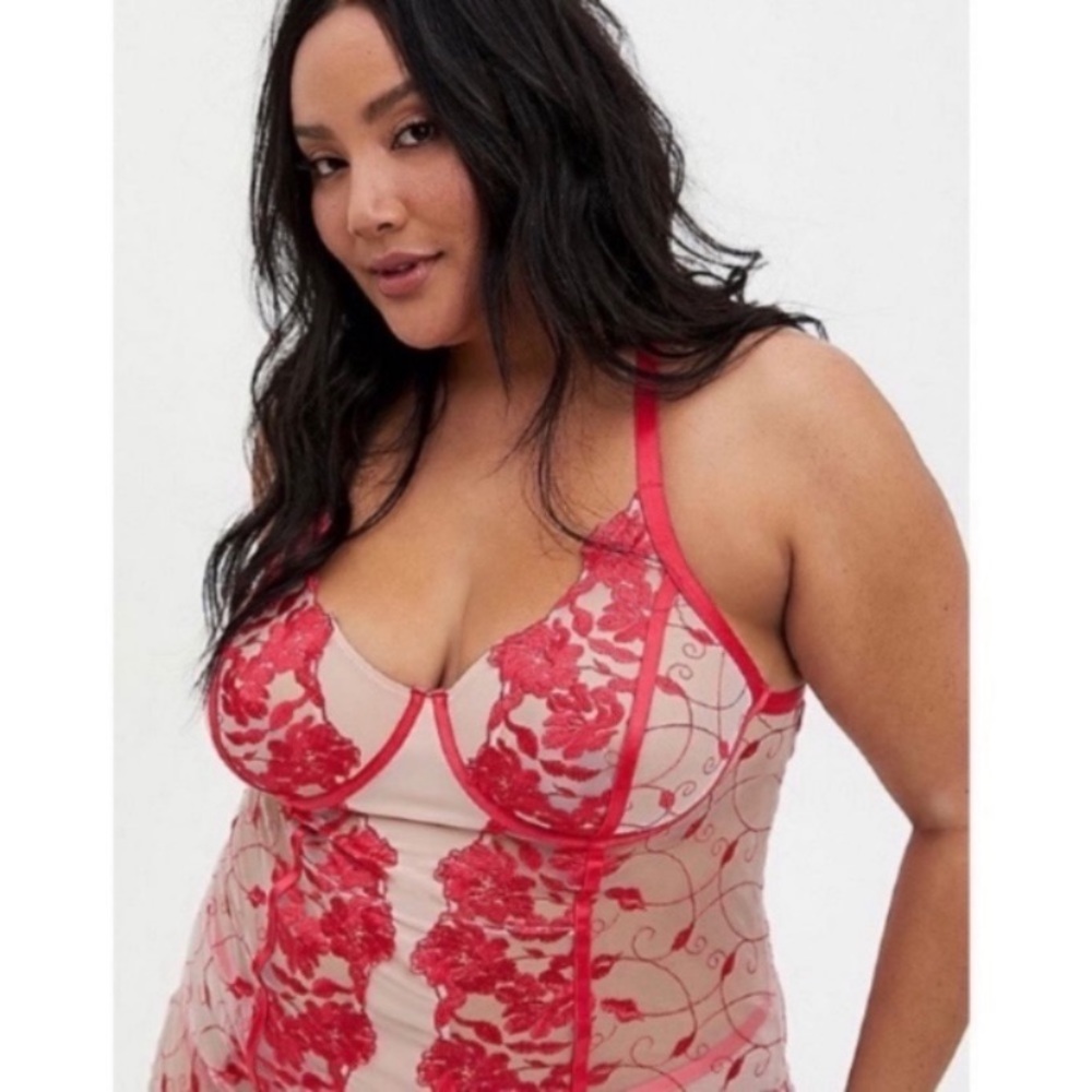 Torrid Raspberry Embroidered Mesh Underwire Chemise NWT - Picture 3 of 5